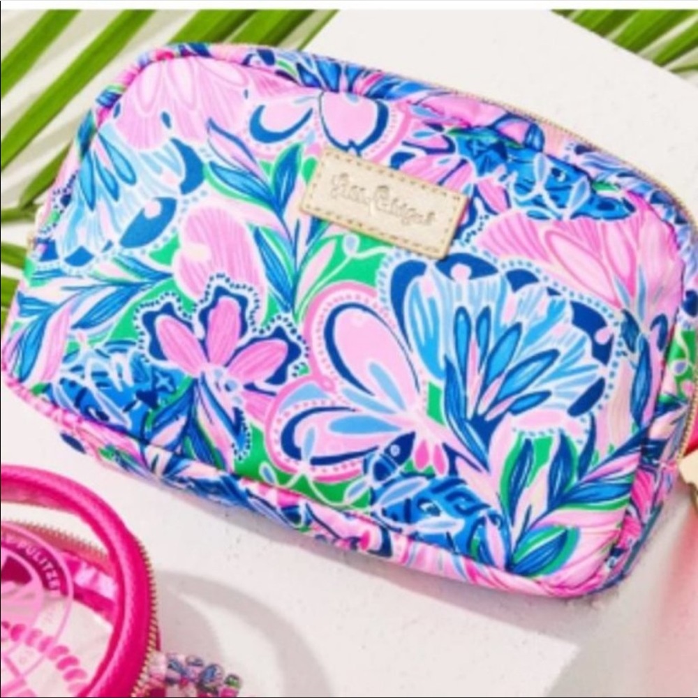 Lilly Pulitzer GWP belt bag, NWT, non smoking home.